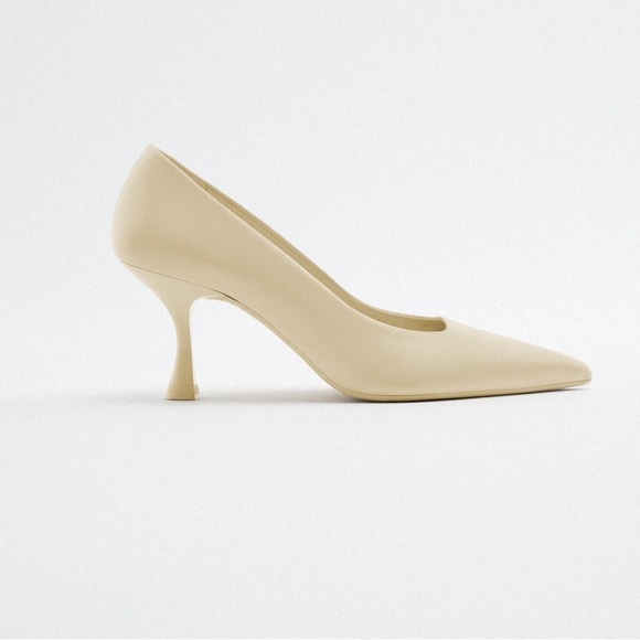 NWOT. Zara Cream Leather High Heel Stiletto Pumps. Size 8. - Picture 1 of 9